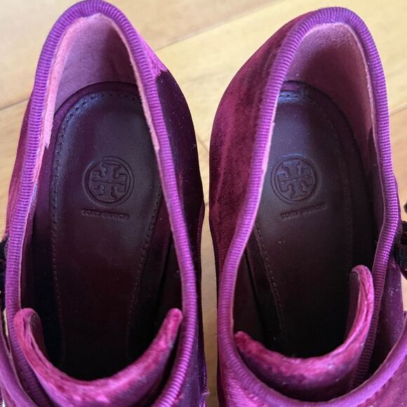 TORY BURCH CARLEY VELVET ANKLE BOOTIES - Picture 6 of 6